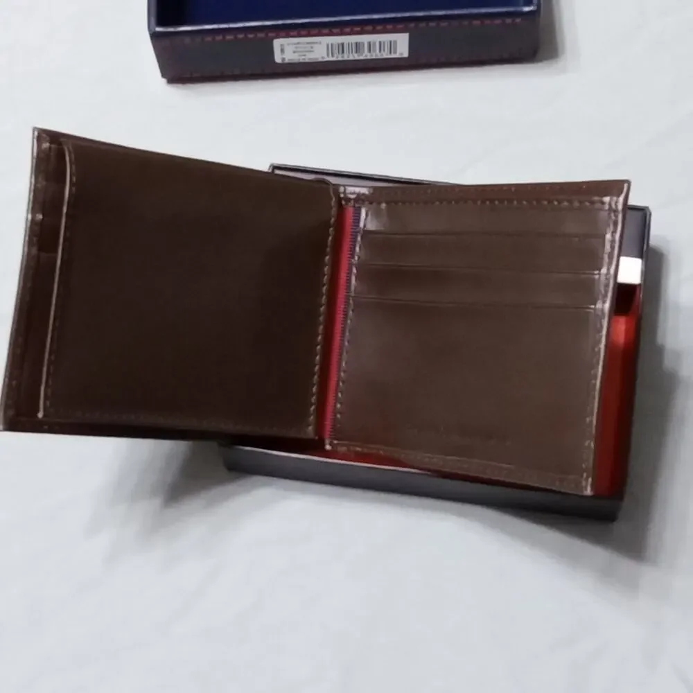 Tommy Hilfiger Men's Bifold Leather Wallet